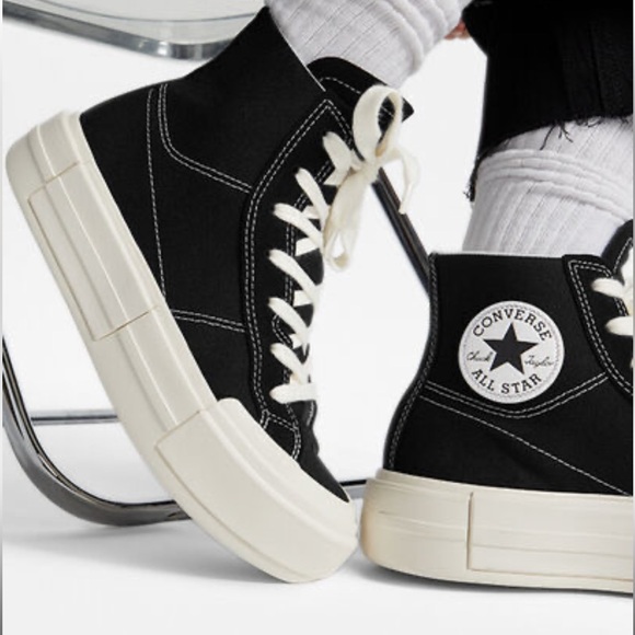 Converse ‘Cruise’ High Tops - Picture 3 of 12